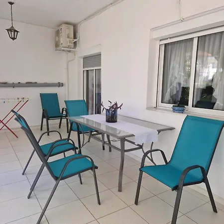 Niriides Pool House Apartment Pefkochori