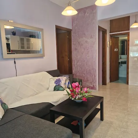 Niriides Pool House Apartment