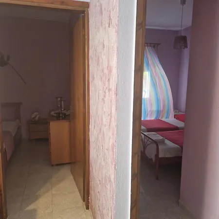 Niriides Pool House Apartment Pefkochori