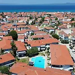 Niriides Pool House 1&2 Appartement Pefkochori