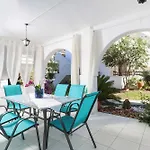Niriides Pool House 1&2