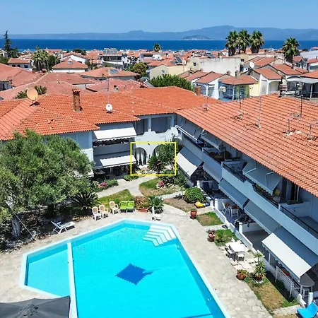 Niriides Pool House 1&2 Daire *
