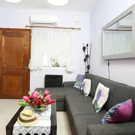 Daire Niriides Pool House 1&2 *