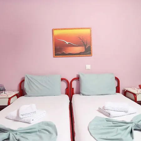 Niriides Pool House 1&2 Apartament
